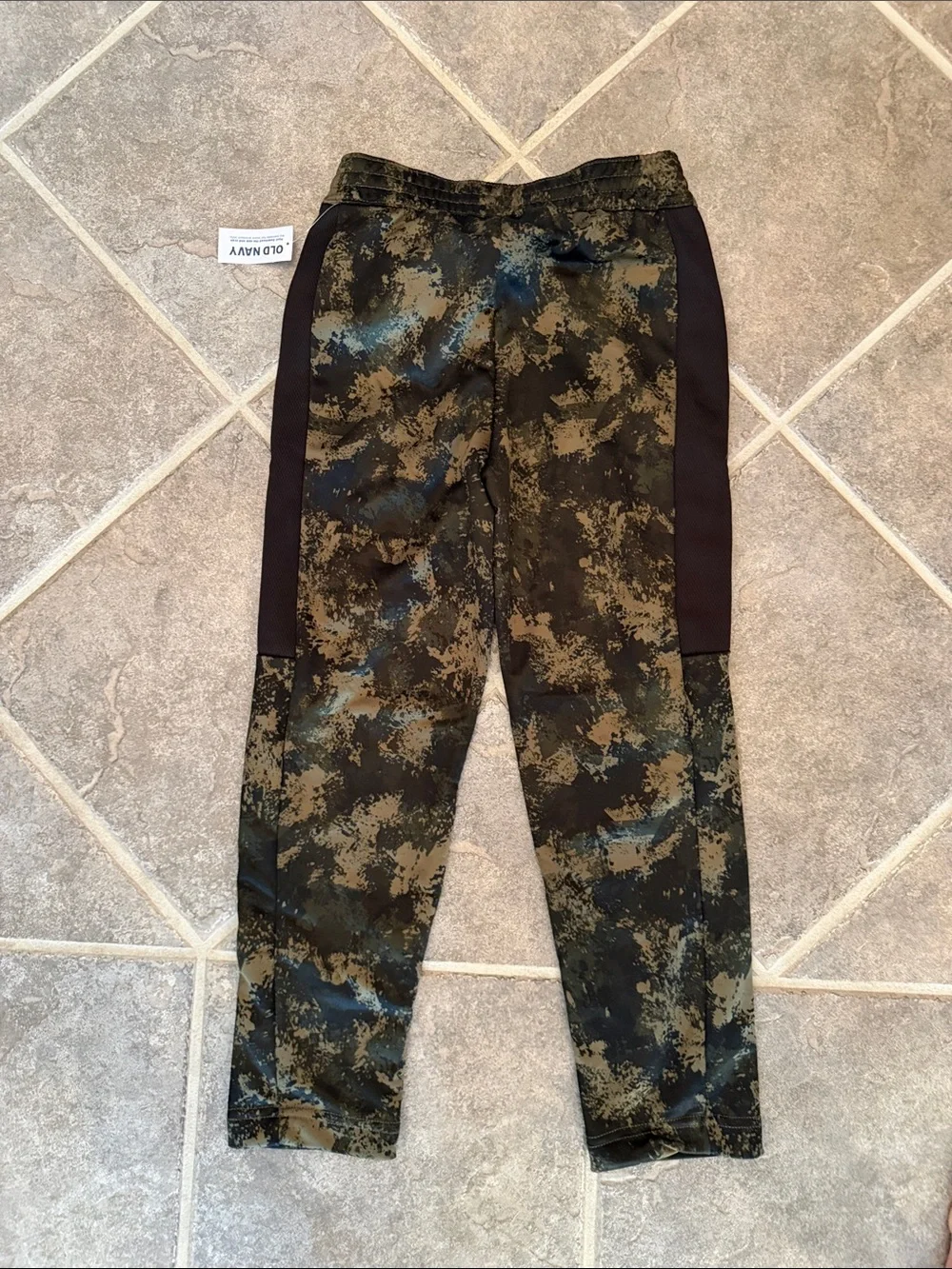 Old Navy Boys Olive Camo Knit Jogger Pants - youth medium (8)